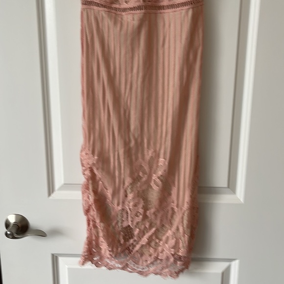 Boohoo lace dress - Picture 7 of 8